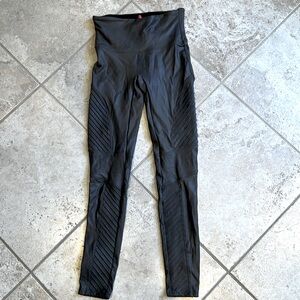 Spanx charcoal, faux leather legging, size M